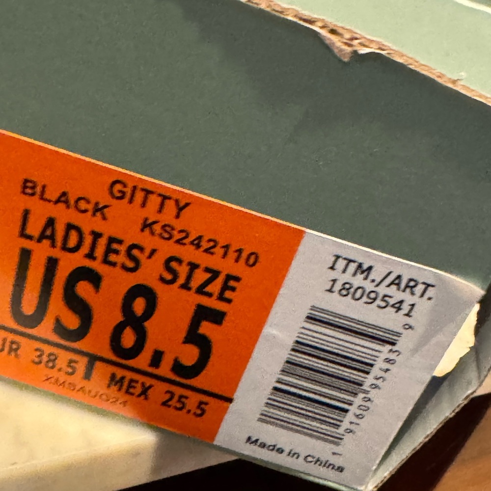 Kensie Black Loafers - Picture 8 of 8